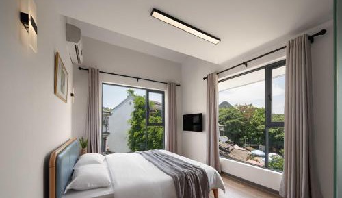 King Room with Mountain View