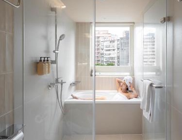 Standard Double Room with Bathtub