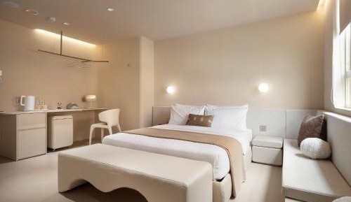 Superior Double Room with Bathtub