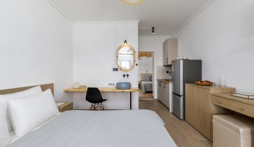 Deluxe Two-Bedroom Apartment with Garden View