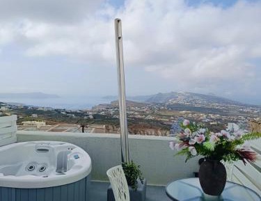 Deluxe Double Room (2 Adults + 1 Child)
