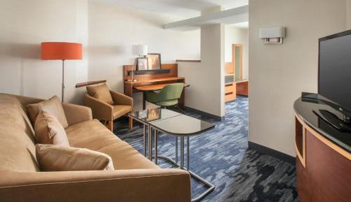 One-Bedroom King Suite with Sofa Bed 