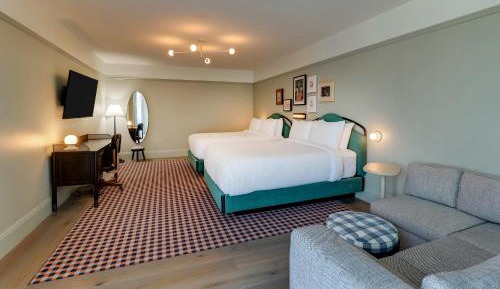 Junior Queen Suite with Sofa Bed