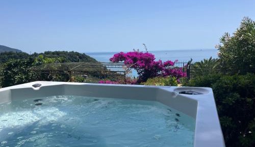 Two-Bedroom Apartment with Jacuzzi and Sauna