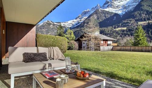 Apartment with Garden View