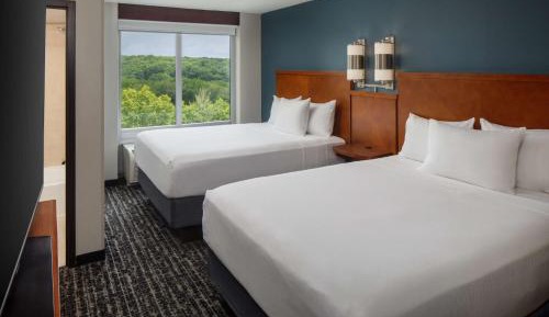 Queen Room with Two Queen Beds and Sofa Bed - High Floor