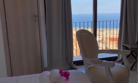 Double Room with Balcony and Sea View