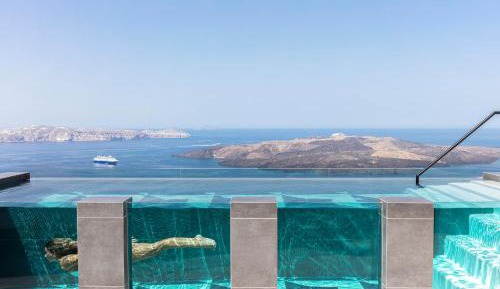 DELUXE GRANDE SEA VIEW SUITE WITH SHARING POOL