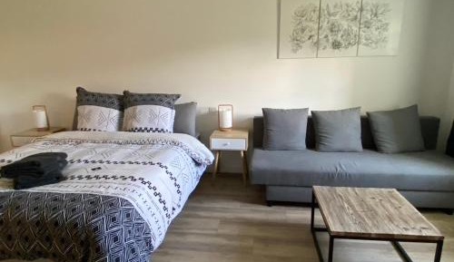 Queen Room with Pool View