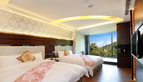 Quadruple Room with Mountain View