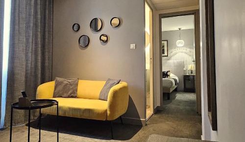 Club Double Room with Private Living Room (24 m2)