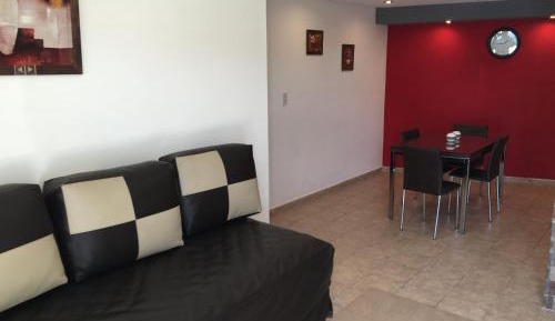 Deluxe One-Bedroom Apartment