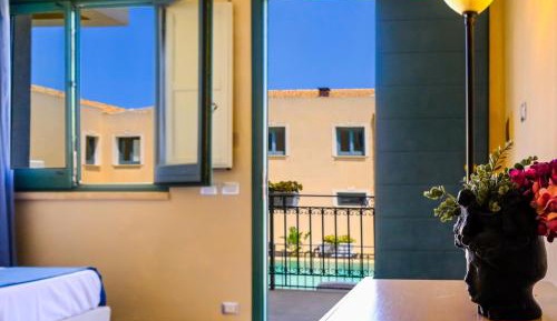 Triple Room with Pool View