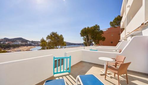 One-Bedroom Apartment with Sea View and Terrace