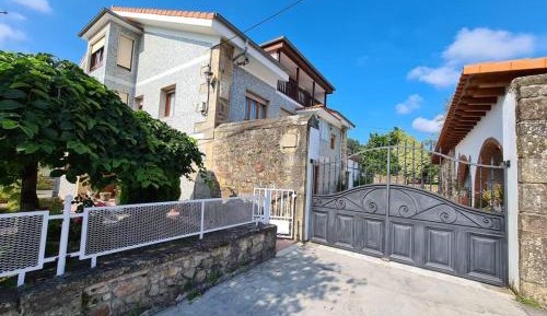 Seven-Bedroom House