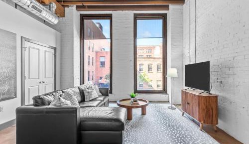 Two-Bedroom Apartment with City View