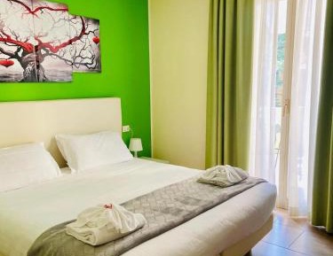 Deluxe Double Room with Shared Terrace