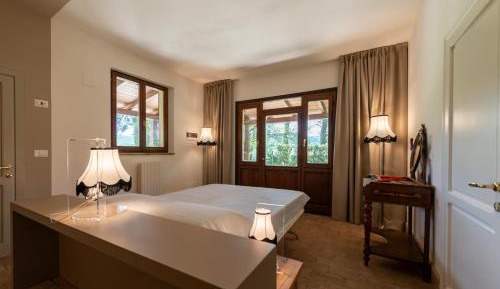 Large One-Bedroom Apartment (4 Adults)