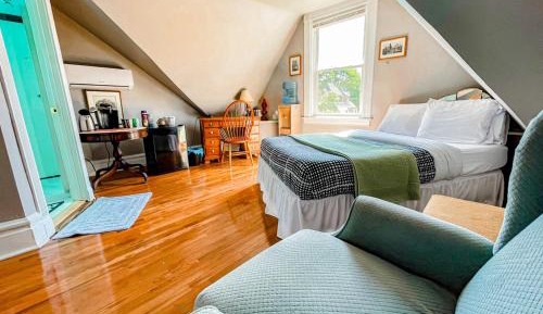 Deluxe Double Room with Shower