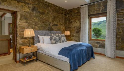 King Suite with Pool View