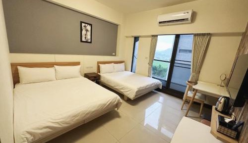 Quadruple Room with Mountain View