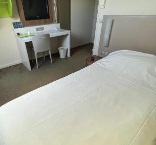 One Single Bed - Room Next Generation