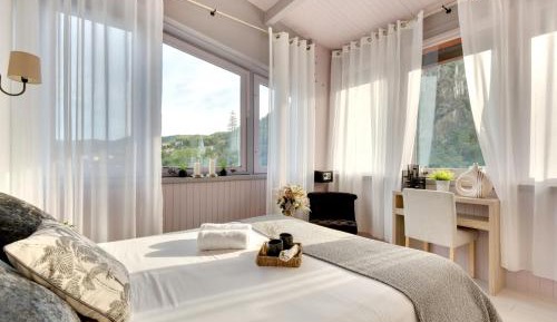 Double Room with Mountain View