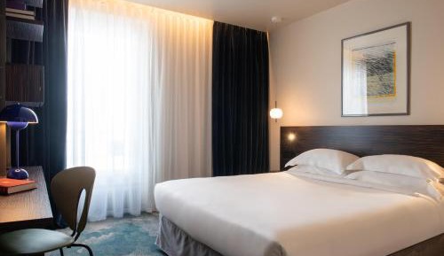 Standard Queen Room
