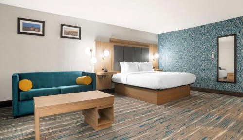 King Suite with Sofa Bed - Non-Smoking