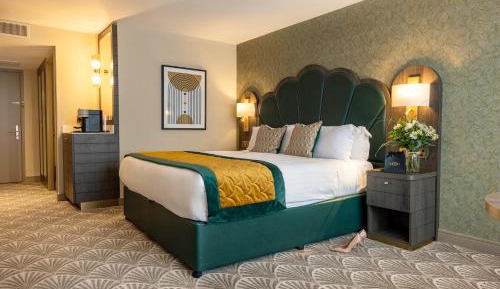 Deluxe King Room