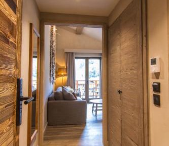 Family Room with Mountain View