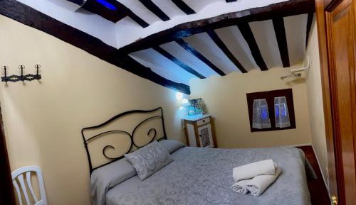 Queen Room with Shared Bathroom