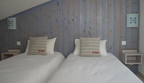 Studio (2 Adults + 2 Children)