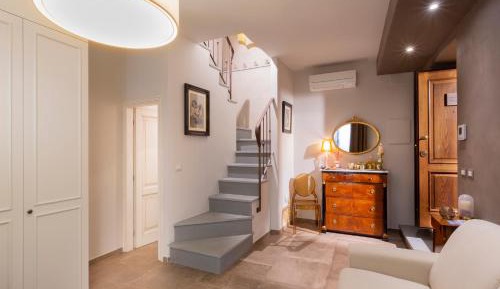 Luxury Split Level Apartment 