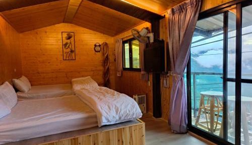 Quadruple Room with Private Bathroom