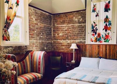 Deluxe Queen Suite