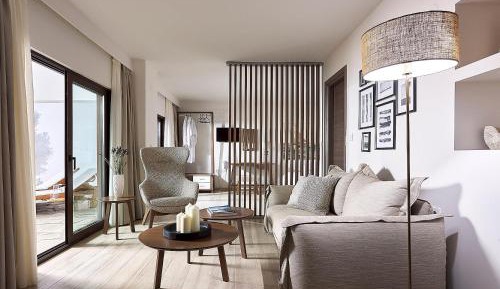Deluxe Suite with Sea View
