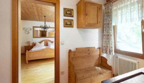 Apartment with Mountain View A