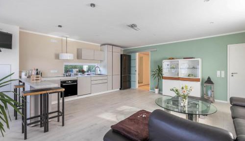 Superior One-Bedroom Apartment