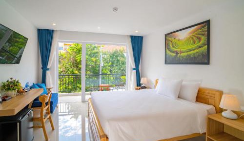 Deluxe Double Room with Balcony