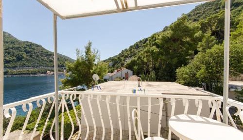 Double Room with Balcony and Sea View