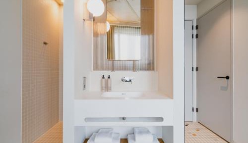 Deluxe Double or Twin Room – Riverfront View