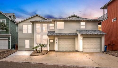 Five-Bedroom Holiday Home