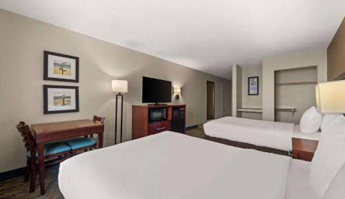 Double Room with Two Double Beds - Accessible/Non-Smoking
