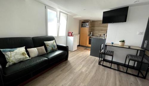 One-Bedroom Apartment with Garden View