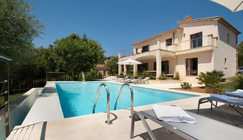 Villa with Garden View