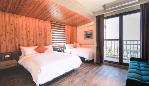 Quadruple Room with Balcony