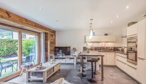 Apartment with Garden View