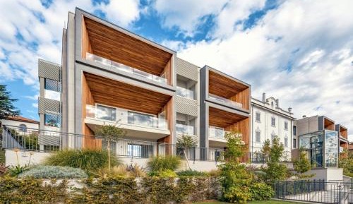 Apartment with Lake View