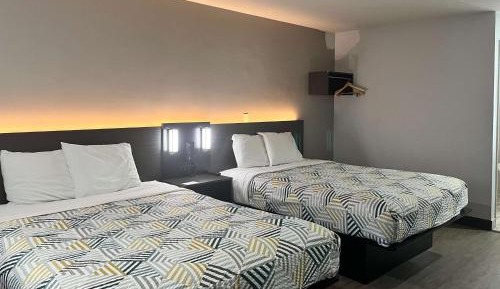 Deluxe Queen Room with Two Queen Beds - Non-Smoking